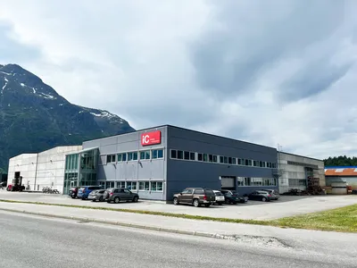 Invisible Connections AS