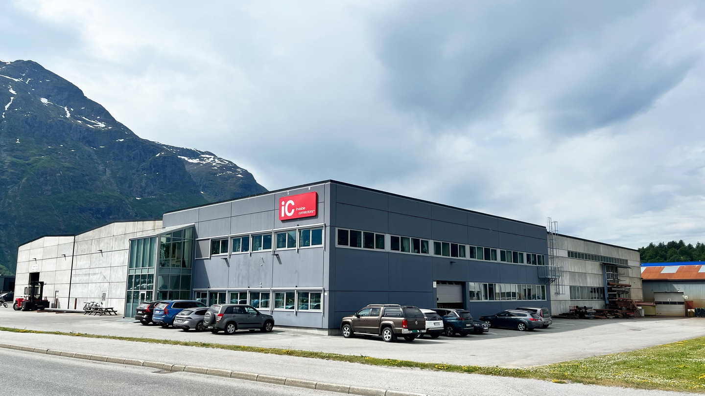 Invisible Connections AS